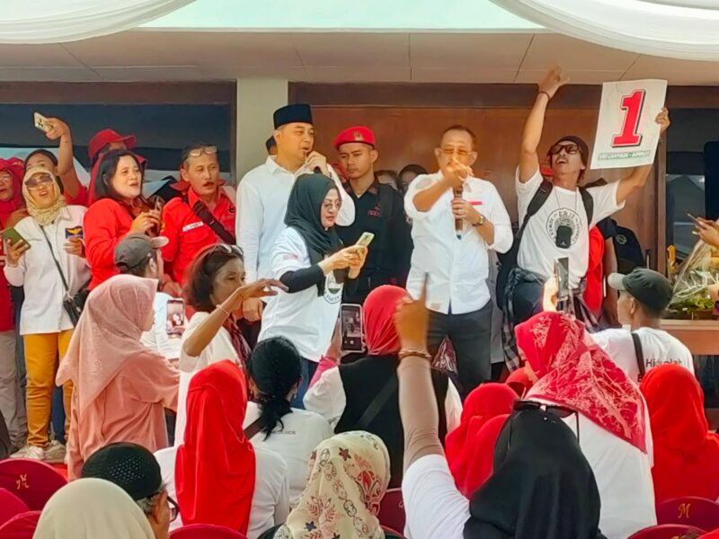 Peresmian basecamp pemenangan ErJi di Jalan Kartini, Surabaya, Senin 23 September 2024 | Foto: Dimas AP/BI