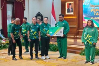 Upacara pelepasan atlet paralimpik di Gedung Negara Grahadi, Surabaya, Senin (30/9/2024) malam | Foto: Dimas AP/BI