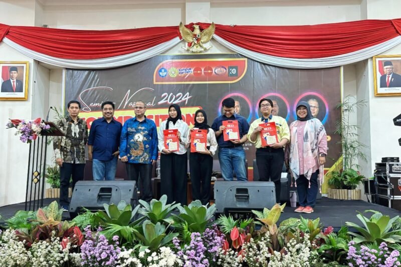 Seminar kali ini membahas strategi merebut suara generasi Z dalam Pilkada serentak 2024 | Foto: Hum/Ilkom UPN Veteran Jatim