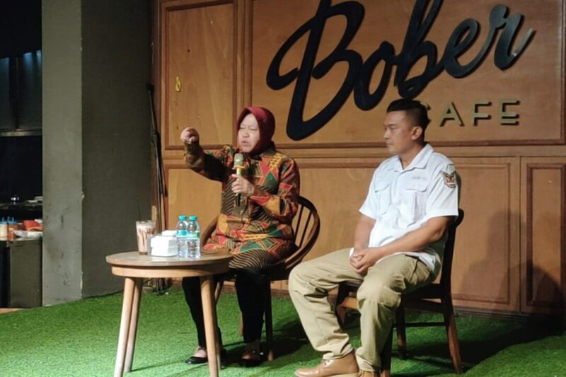 Calon Gubernur Jawa Timur, Tri Rismaharini saat berdialog dengan BRIM 08 Jatim di Surabaya, Selasa (23/9/2024) | Foto: Dimas AP/BI