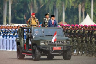 Presiden Jokowi saat memimpin Upacara Peringatan Hari Ulang Tahun (HUT) ke-79 TNI di Lapangan Silang Monumen Nasional, Jakarta, Sabtu, 5 Oktober 2024 | Foto: BPMI Setpres