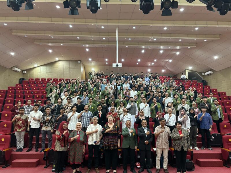 Seminar internasional bertema “Penguatan Hubungan Bilateral Indonesia-Kuba di Bidang Ekonomi, Pendidikan dan Kebudayaan” pada Senin (14/10/2024) | Foto: UPN Veteran Jatim