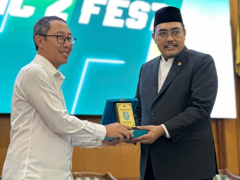 Peluncuran Pusat Studi Tafsir Nusantara di sela acara Islamic Z Fest di Kampus UIN Syarif Hidayatullah, Jakarta, Selasa (29/10/2024) | Foto: Eki/Tim Media Jazilul Fawaid
