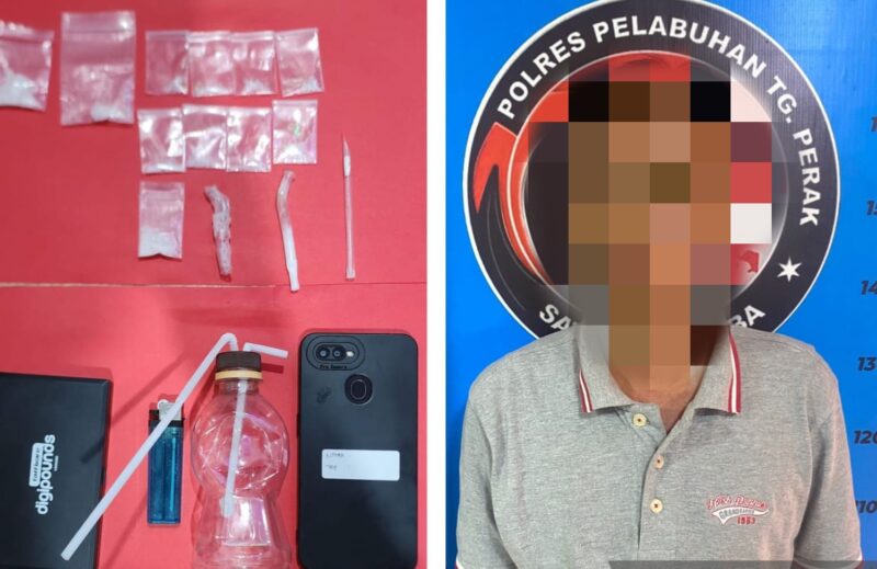 Terduga pelaku bersama barang bukti narkotika saat diamankan polisi | Foto: dok. Hum/Res
