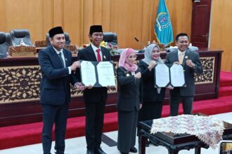 Rapat Paripurna penetapan Ketua dan Wakil Ketua DPRD Surabaya periode 2024-2029 di Gedung DPRD Surabaya, Rabu (9/10/2024) | Foto: Dna/BI