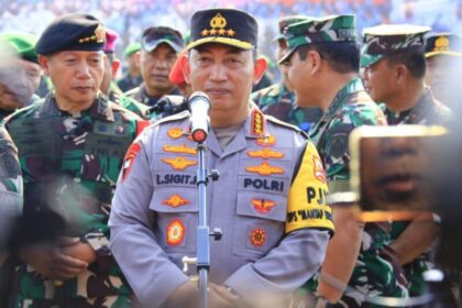 Kapolri Jenderal Listyo Sigit Prabowo menyampaikan keterangan usai apel pengamanan pasukan pelantikan presiden dan wakil presiden di Monas, Jakarta, Jumat, 18 Oktober 2024 | Foto: dok. Polri