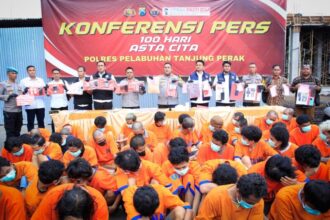 Konferensi pers "100 Hari Asta Cita" di Mapolres Pelabuhan Tanjung Perak Surabaya, Senin (18/11/2024) | Foto: Ariandi K/BI