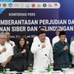 Konferensi pers usai Rapat Terbatas Tingkat Menteri terkait capaian Desk Pemberantasan Perjudian Daring si Kantor Kementerian Komdigi, Jakarta, Kamis (21/11/2024) | Foto: Eki Baehaki/Ist