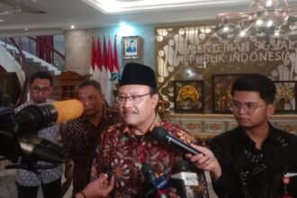 Menteri Sosial (Mensos) RI, Saifullah Yusuf saat memberikan keterangan kepada wartawan di Jakarta, Selasa (5/11/2024) | Foto: Eki Baehaki/BI