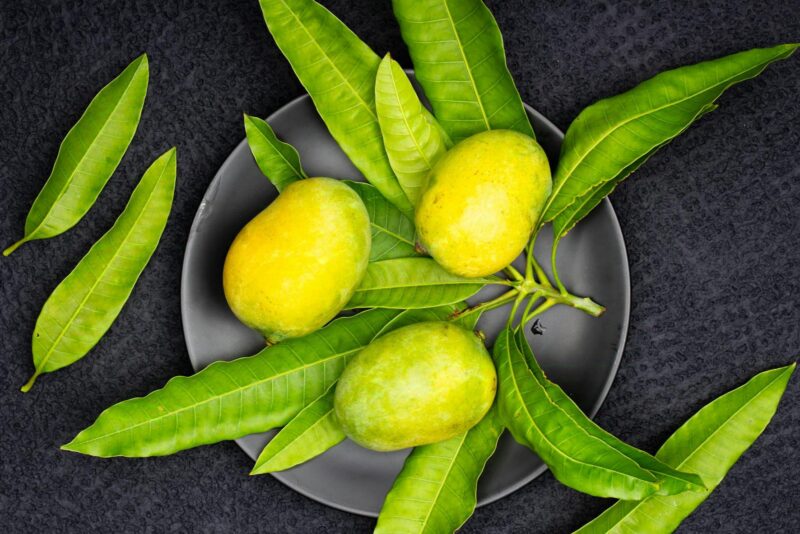 Buah mangga hijau | source: pexels