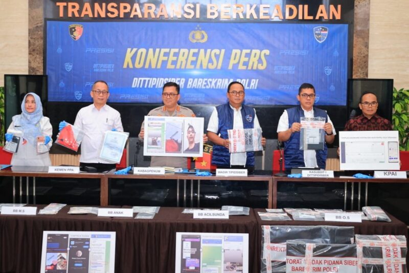 Ungkap kasus kejahatan siber ini dipaparkan dalam konferensi pers yang berlangsung di Mabes Polri, Jakarta, Rabu (13/11/2024) | Foto: Polri