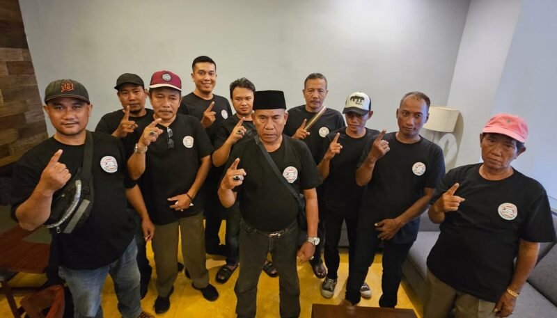 Moch Arief bersama Tretan Dhibik Surabaya Utara siap memenangkan Eri Cahyadi Armuji | Foto: dj/pri/istimewa