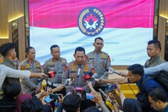 Kapolri Jenderal Polisi Listyo Sigit Prabowo memberikan keterangan kepada awak media di Kantor Kemenko PMK, Jakarta Jumat (23/11/2024) | Sumber Foto: Hum Polri