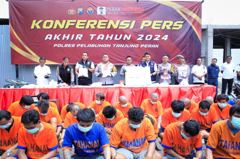 Konferensi pers akhir tahun 2024 di Mapolres Pelabuhan Tanjung Perak Surabaya, Selasa (31/12/2024) | Foto: Ariandi K/BI