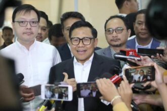 Menteri Koordinasi Pemberdayaan Masyarakat RI, Muhaimin Iskandar, memberikan keterangan kepada awak media di Gedung DPR RI, Jakarta, Senin (2/12/2024) | Foto: Eki Baehaki/BI