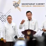 Menteri Koordinator Infrastruktur dan Pembangunan Kewilayahan Agus Harimurti Yudhoyono, memberikan keterangan pers kepada awak media di kompleks Istana Kepresidenan Jakarta, Senin (16/12/2024) | Sumber Foto: BPMI Setpres