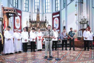 Pj Gubernur DKI Jakarta, Teguh Setyabudi bersama Forkopimda saat mengunjungi sejumlah gereja di Jakarta, Selasa (24/12/2024) | Sumber Foto: Pemprov DKI