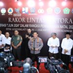 Kapolri Jenderal Pol Listyo Sigit Prabowo, menyampaikan keterangan kepada awak media di Auditorium STIK/PTIK, Jakarta, Senin 16 Desember 2024 | Sumber Foto: Hum Polri