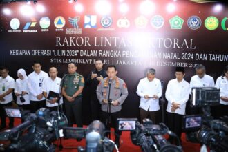 Kapolri Jenderal Pol Listyo Sigit Prabowo, menyampaikan keterangan kepada awak media di Auditorium STIK/PTIK, Jakarta, Senin 16 Desember 2024 | Sumber Foto: Hum Polri