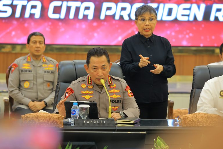 Kapolri Jenderal Listyo Sigit Prabowo saat memberikan keterangan kepada awak media dalam konferensi pers di Mabes Polri, Jakarta Selatan, Kamis (5/12/2024) | Foto: dok. Hum Polri