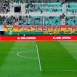 Papan LED di Stadion Gelora Bung Tomo (GBT) Surabaya menampilkan sapaan untuk Liverpool, Jumat (17/1/2025) | Foto: Dimas AP/BI