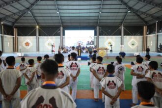 Acara penutupan Kejurprov Usia Dini Tarung Derajat se-Jawa Timur di Indoor Sport Koarmada II, Ujung, Surabaya, Minggu (2/2/2025) | Sumber Foto: Dispen Koarmada II