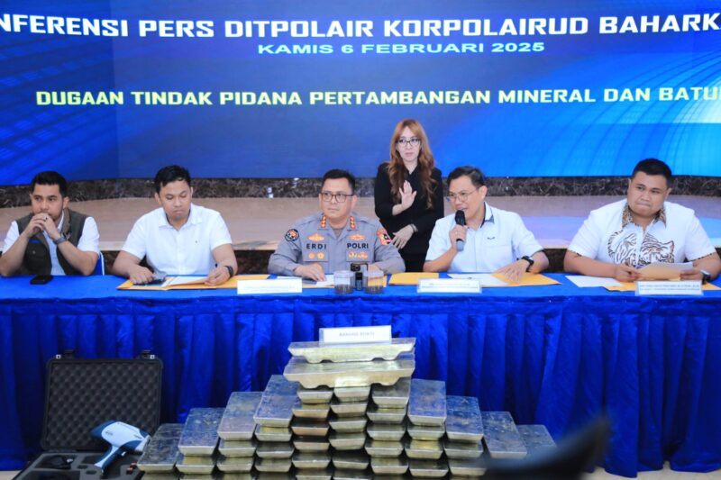 Konferensi pers ungkap kasus dugaan tambang timah ilegal di Korpolairud Baharkam Polri, Tanjung Priok, Jakarta Utara, Kamis (6/2/2025) | Foto: dok. Polri