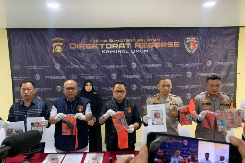 Konferensi pers ungkap kasus perampokan yang digelar di Mapolda Sumatera Selatan, Selasa (25/2/2025) | Foto: dok. Polda Sumsel