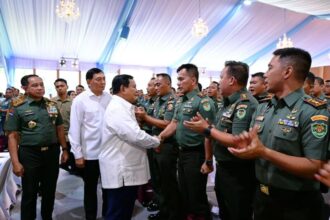 Presiden Prabowo Subianto memberikan pengarahan kepada para Dansat TNI di Istana Kepresidenan Bogor, Jawa Barat, Jumat (7/2/2025) | Sumber Foto: BPMI Setpres