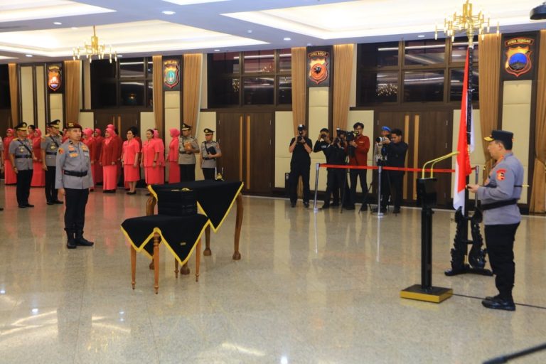Upacara serah terima jabatan (Sertijab) sejumlah perwira tinggi Polri di Mabes Polri, Jakarta, Jumat (14/3/2025) | Sumber Foto: Hum Polri