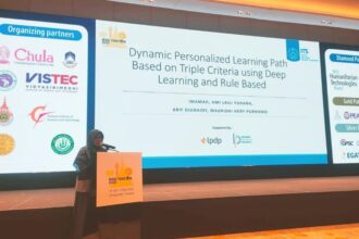 Dr Imamah SKom MKom saat publikasi artikel jurnal di IEEE Flagship TENCON, Thailand