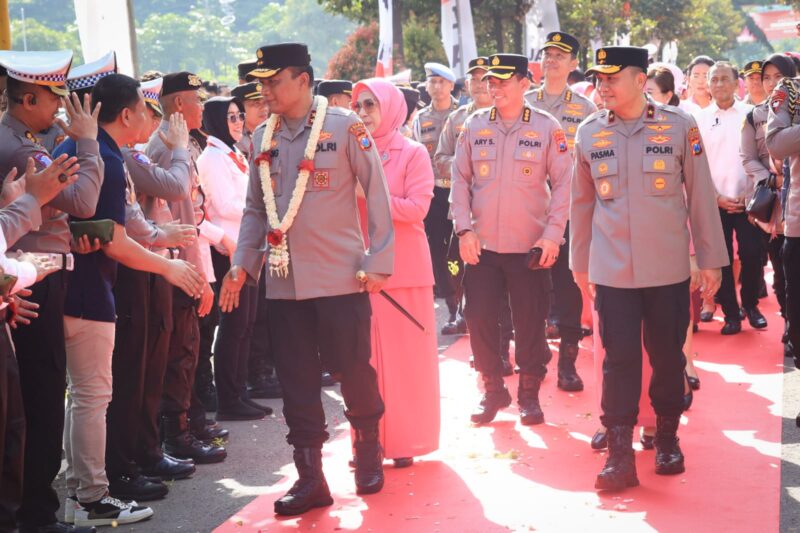 Acara penyambutan Kapolda Jatim yang baru, Irjen Pol Nanang Avianto, di halaman Mapolda Jatim, Rabu (19/3/2025) | Foto: Ariandi K/BI