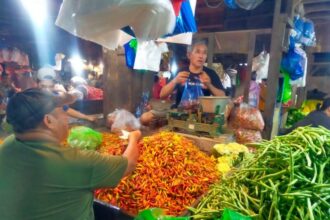 Salah satu pedagang cabai di Pasar Keputran Utara Surabaya | Foto: dok. Hum PD Pasar Surya