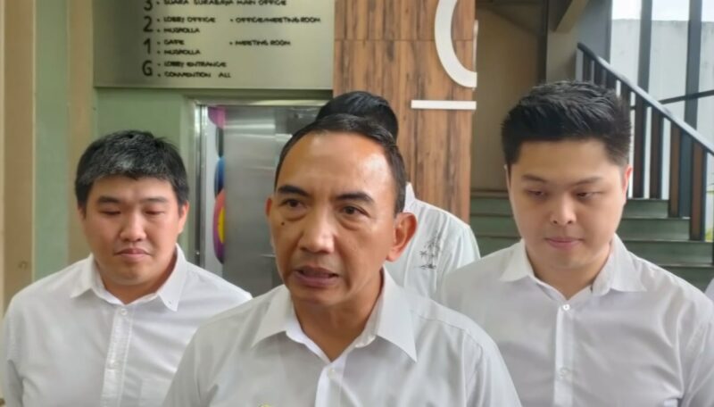 Ketua Umum ESI Jawa Timur periode 2025-2029, Brigjen TNI Murbianto Adi (tengah) saat memberikan keterangan kepada awak media | Foto: Dimas AP/Istimewa