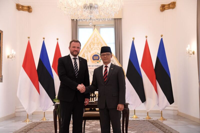 Pertemuan bilateral antara Menteri Luar Negeri (Menlu) RI, H.E. Sugiono, dan Menlu Estonia, H.E. Margus Tsahkna, di Kantor Kementerian Luar Negeri (Kemlu) RI, Jakarta, Rabu (23/4/2025) | Sumber Foto: Kemlu RI