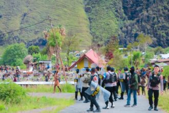Aparat keamanan melakukan penjagaan untuk mencegah terjadinya bentrokan lebih luas | Sumber Foto: Hum Satgas ODC 2025