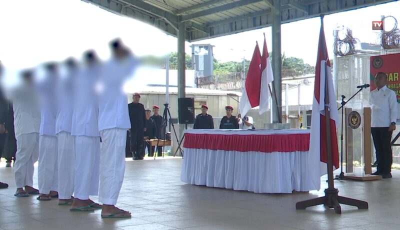 Prosesi ikrar setia kepada NKRI di Lapas Kelas IIA Pasir Putih, Nusakambangan, Kabupaten Cilacap, Jawa Tengah, Selasa (15/4/2025) | Sc: YT/Humas BNPT RI