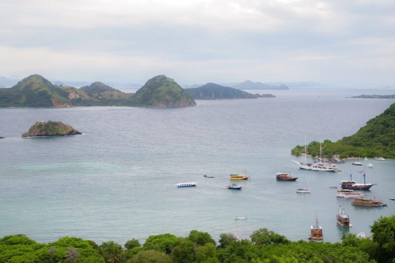 Ilustrasi panorama Pantai Labuan Bajo (dok. KKP)