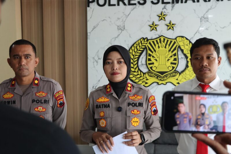 Kapolres Semarang, AKBP Ratna Quratul Ainy saat memberikan keterangan kepada awak media di Mapolres Semarang, Senin (21/4/2025) | Foto: Hum/Res