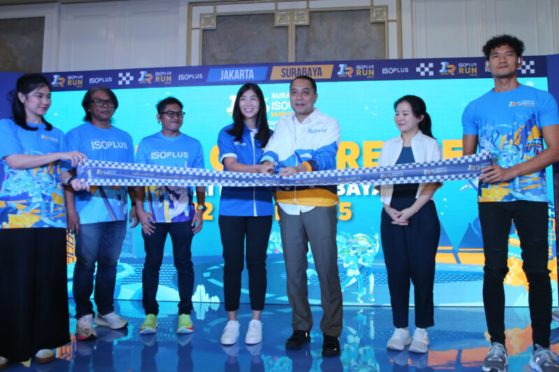 Konferensi pers ISOPLUS MARATHON 2025 di Lobi Balai Kota Surabaya, Selasa (22/4/2025).