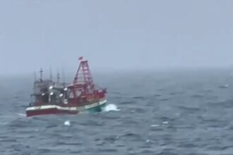 Tangkapan layar video proses penangkapan Kapal Ikan Asing (dok. PSDKP KKP)