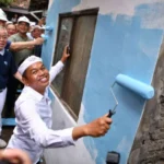 Gubernur Jawa Barat, Dedi Mulyadi (KDM), meluncurkan program kolaboratif renovasi rutilahu yang diberi nama "Bebenah Kampung" | Sumber Foto: Hum Jabar