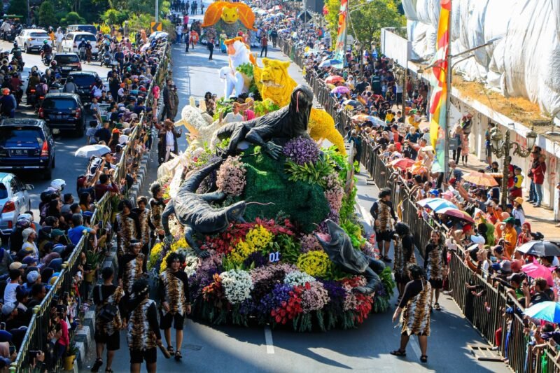 dok. Pawai Bunga atau Surabaya Vaganza menyambut Hari Jadi Kota Surabaya | Sumber Foto: Pemkot Surabaya