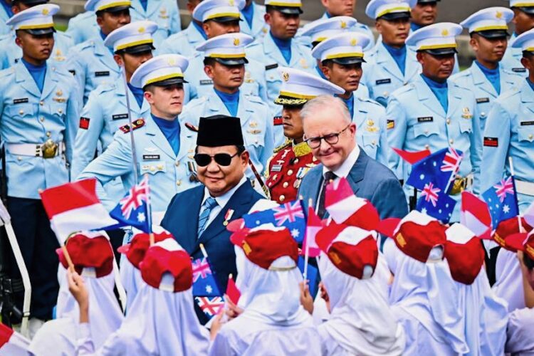 Presiden RI Prabowo Subianto, menyambut kedatangan PM Albanese dalam upacara penyambutan di halaman Istana Merdeka, Jakarta pada Kamis, 15 Mei 2025 | Sumber Foto: Biro Pers Setpres