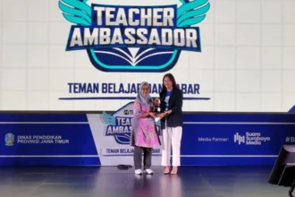 Erina Tan, Representatif Moonton Games Indonesia (kanan), dalam acara Teacher Ambassador di Hotel Doubletree, Surabaya, Jawa Timur, Kamis, 15 Mei 2025 | Foto: Dimas AP/BI