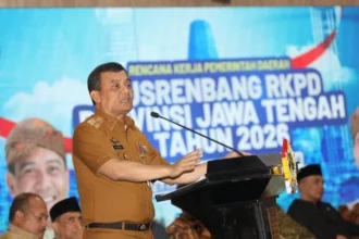Gubernur Jawa Tengah, Ahmad Luthfi, saat membuka Musrenbang RKPD Provinsi Jateng 2026 di Grhadika Bhakti Praja, Selasa (26/5/2025) | Sumber Foto: Pemprov Jateng