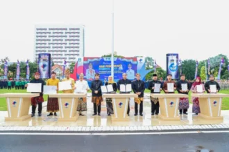dok. Upacara Peringatan Hari Pendidikan Nasional 2025 di Gedung Negara Grahadi Surabaya, Jumat (2/5/2025) | Sumber Foto: Dindik Jatim