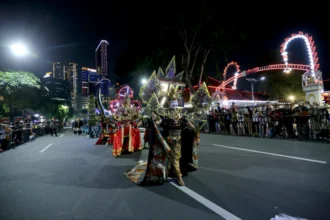 Karnaval Budaya menutup rangkaian Munas VII APEKSI 2025 di Kota Surabaya, Jumat, (9/5/2025) malam.