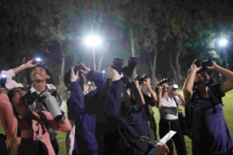 Warga terlihat beraktivitas pada malam hari di salah satu taman kawasan Jakarta Selatan | Sumber Foto: Kominfotik DKI