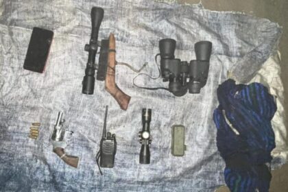 Sejumlah barang bukti yang berhasil diamankan prajurit TNI dari kelompok OPM Kodap III Ndugama, Kabupaten Yahukimo, Papua Pegunungan | Sumber Foto: Puspen TNI